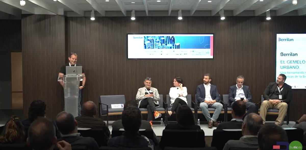 buticSchool's tweet photo. 😉¡¡Arranca la 1ª ponencia de @berrilan #BasqueTechSummit 2023 sobre “El papel de la tecnología social y el BIM en la transformación digital del sector AECO y su vinculación con el territorio” con Carlos Guillermo Ramírez 

Puedes verlo en nuestro canal 📽 https://t.co/PXlCO8xfOx https://t.co/EwJR0hUUwQ