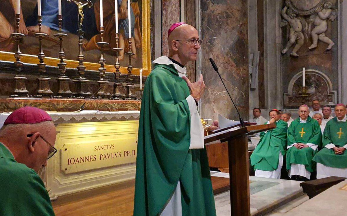 W czwartek, 26 października, abp Adrian Galbas wygłosił homilię przy grobie Jana Pawła II w Bazylice św. Piotra w Watykanie

katowicka.pl/o-diecezji/akt…