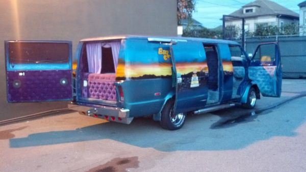 Rockstarscars's tweet photo. Happy Birthday to William Earl "Bootsy" Collins funkadellic bass extraordinaire! His basses were often custom made, as is this awesome day van that we believe he owned! would love to know more about his cars over the years for our project  pls RP https://t.co/sv2bxzQIIC