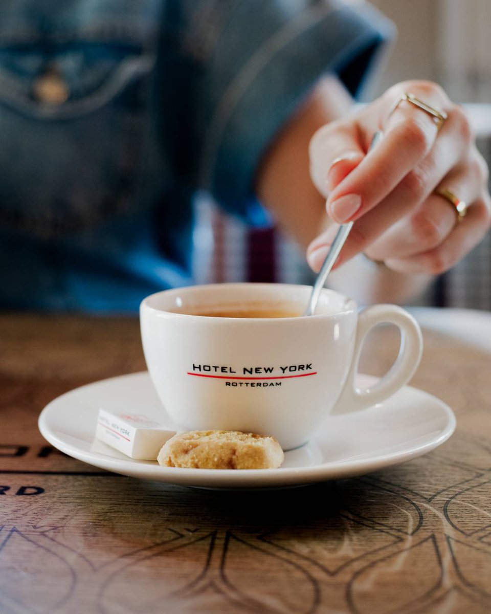 I am fueled by happy thoughts and COFFEE!

#friday #koffieliefhebber #city #etendrinken #rotterdamcentrum #koffietijd #instafood #binnen #rotterdam010 #herfstsfeer #gezelligsamen #koffie #gezellig #verblijf #visitrotterdam #rotterdamhotspots