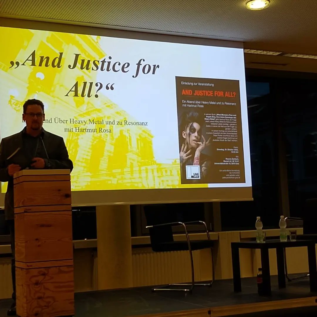 PeterPichler10's tweet photo. Ich muss gestehen, nach der Podiumsdiskussion "And Justice for All" @rewiunigraz ein Metalpublikum mit Hartmut Rosa zu teilen, war eine meiner coolsten beruflichen Erfahrungen bisher.
@Kohlhammer
#metalstudies #goodtimes https://t.co/bKYaQhxLjl