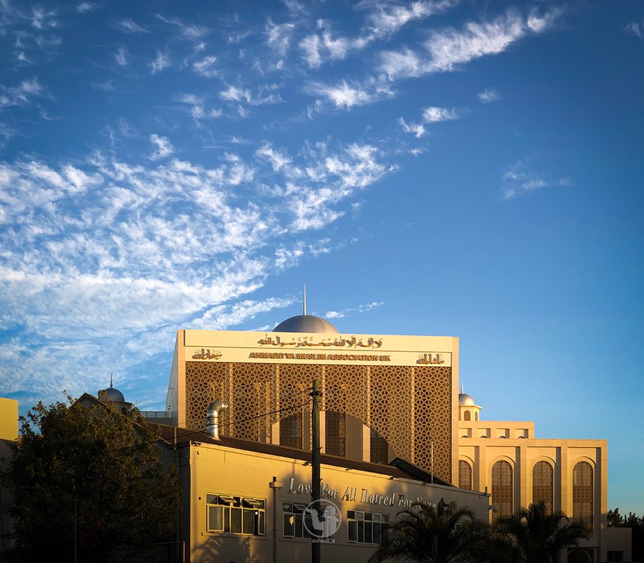 _suhaib_a's tweet photo. That golden hour sun kissing the mosque. For me the rich blue sky with clouds was a bonus to the photo.  
Shot on iPhone X
Edited in Lightroom 

@Lightroom @Adobe @creativecloud @Apple
@jessops https://t.co/IR97bHtG3X