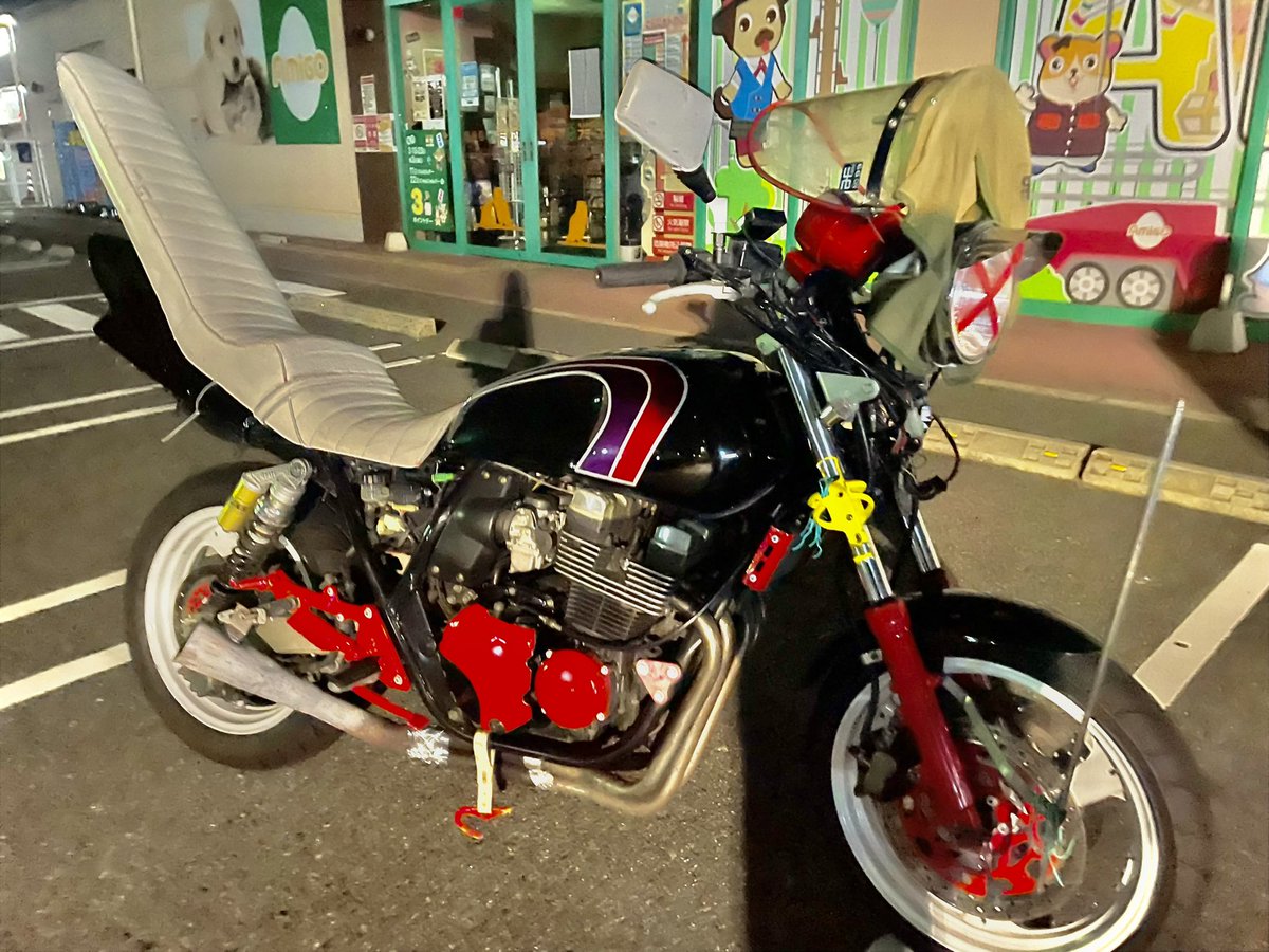 ko_ruman's tweet photo. xjr400売ります
車検来年4月頃

不具合 油温計たまに消える
タコメーターいちよ動く

⚠️84メガはつきません
ワルツ機械   イノガニ 
cbxテールあと2個 
3段もう1個  
他にも欲しかったら渡します
風防だけ外します

60万値下げ無し https://t.co/2EKbtfn1tG