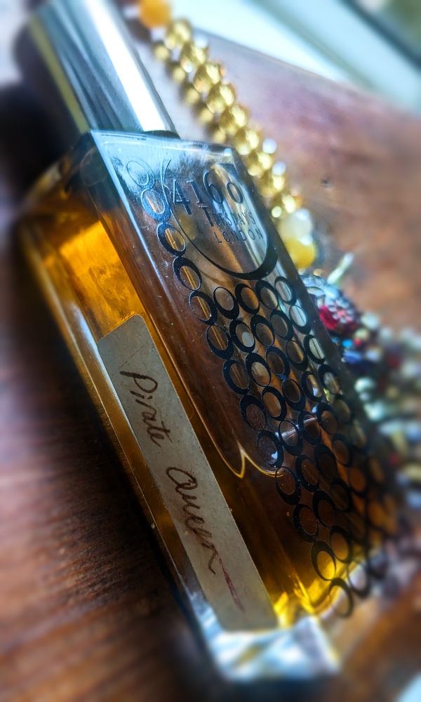 🥃🦜💀 It's time to talk like a pirate! Here's my review of Pirate Queen by <a href="/4160Tuesdays/">4160Tuesdays</a> X #Cafleurebon. Trailer: "Pirate Queen makes you feel cosy, even Christmassy and ever so slightly rebellious, like a vicar lying about how much sherry she drinks. tinyurl.com/ISSMPQ23