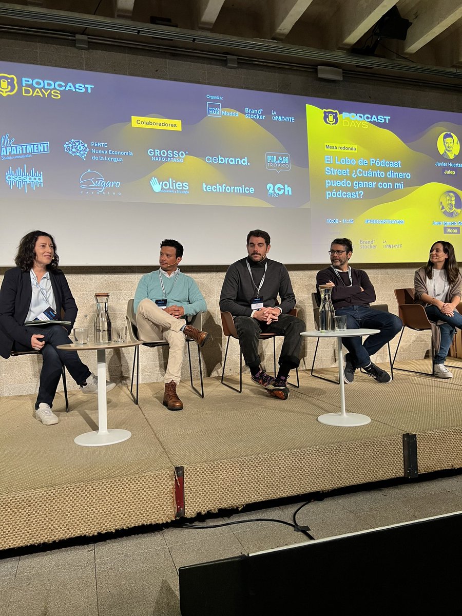 Comienza la primera mesa redonda de <a href="/PodcastDays_/">Podcast Days</a> con <a href="/jisolera/">juan ignacio solera</a> <a href="/AlexMedinaAudio/">Álex Medina</a> Cristina Márquez de <a href="/VoiceupAd/">VoiceUp</a> Javier Huertas de Julep Media presentada por <a href="/lmcazalla/">Lou Moreno Cazalla</a> de <a href="/PodiumPodcast/">Podium Podcast</a>