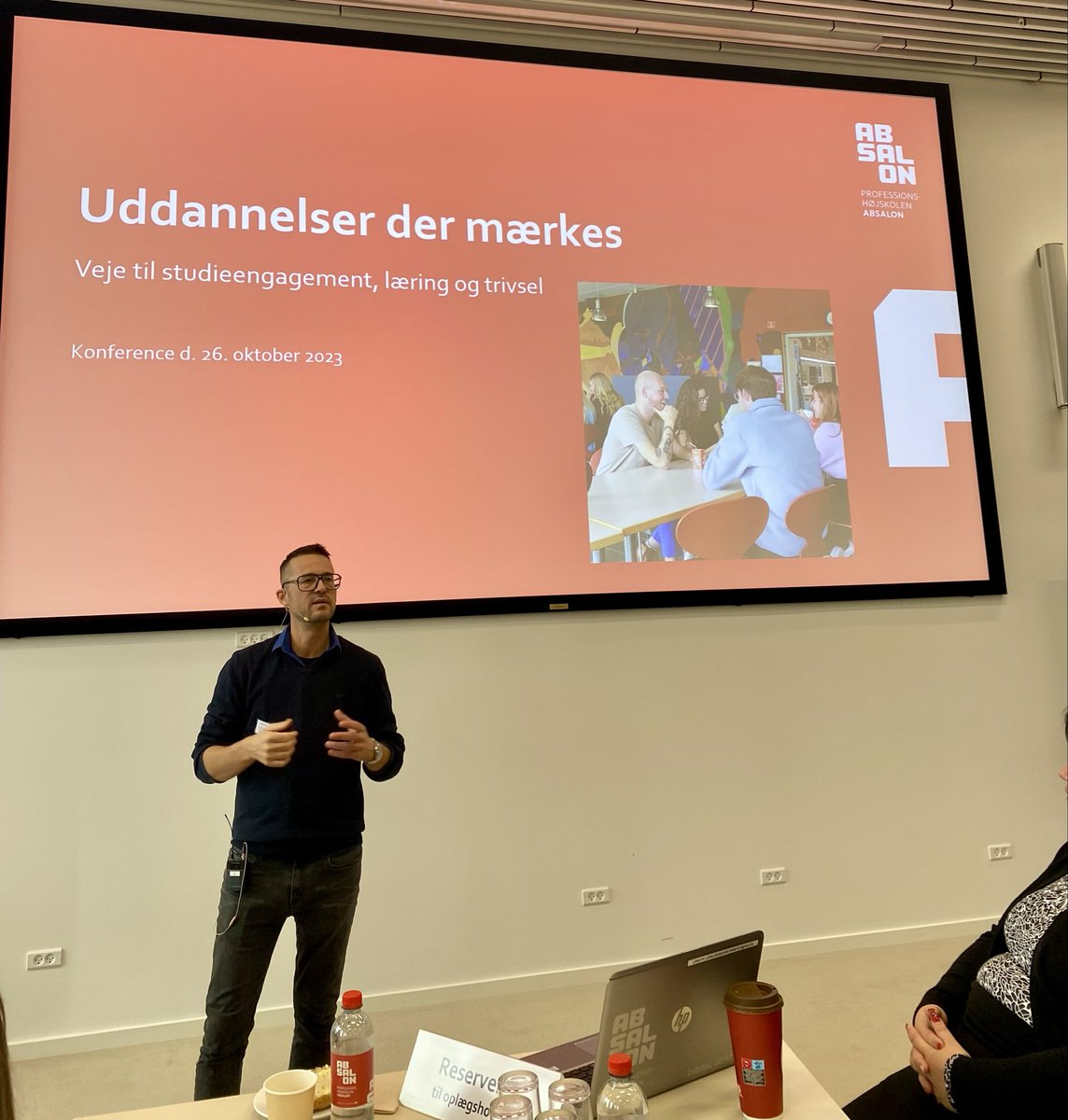 Åbning af konferencen ‘Uddannelser der mærkes - veje til studieengagement, læring og trivsel’ <a href="/S_Boutaiba/">Sami S. Boutaiba</a> <a href="/PHabsalon/">Professionshøjskolen Absalon</a> Vi har fyldt bilen fra Forskningscenter for uddannelseskvalitet, professionspolicy og praksis <a href="/VIAuniversity/">VIA University College</a> og glæder os til en spændende dag på Absalon.