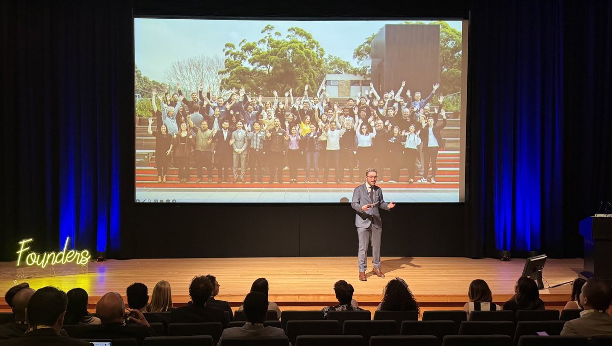 Ed Hooper tweet media