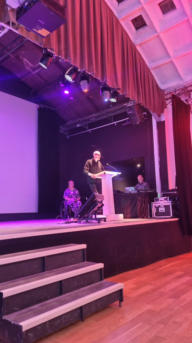 whvc23 Yann Derobet welcoming us to the World Hearing Voices Congress