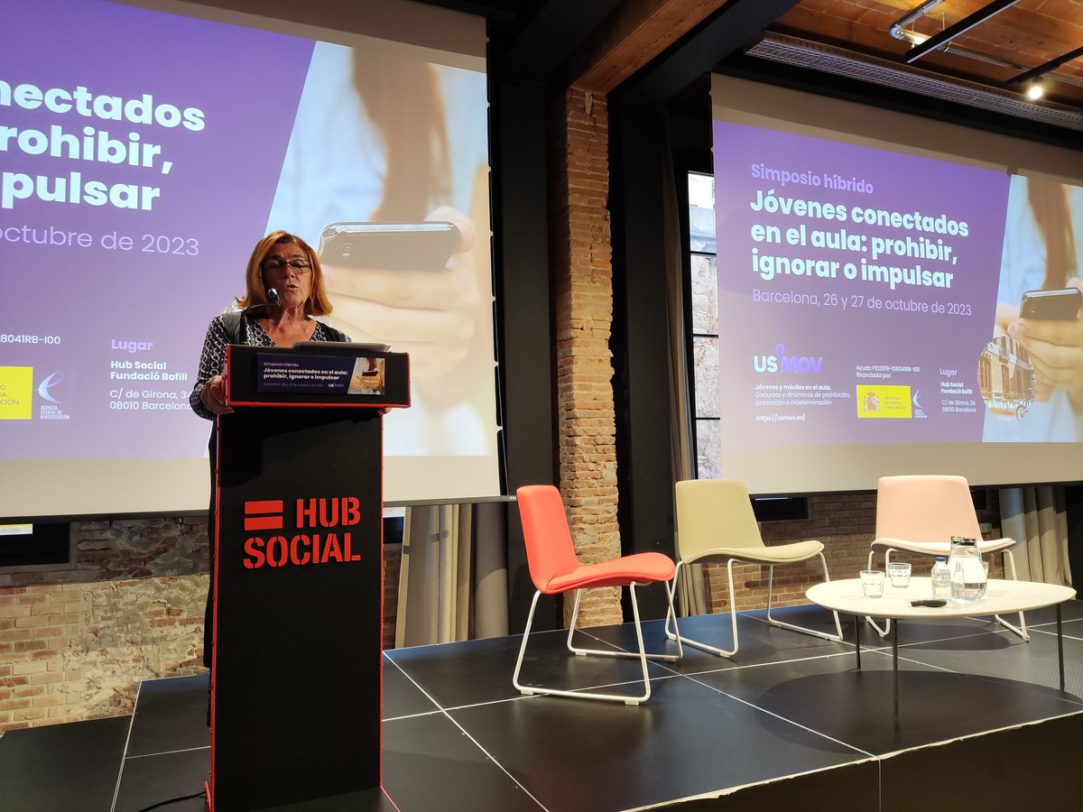 xaviergiro's tweet photo. 🎤 El simposi "Jóvenes conectados e el aula" ja està en marxa! #mòbils  #educació #simposioUSMOV

https://t.co/0x0AbggcLi https://t.co/XQOKXsi4h0