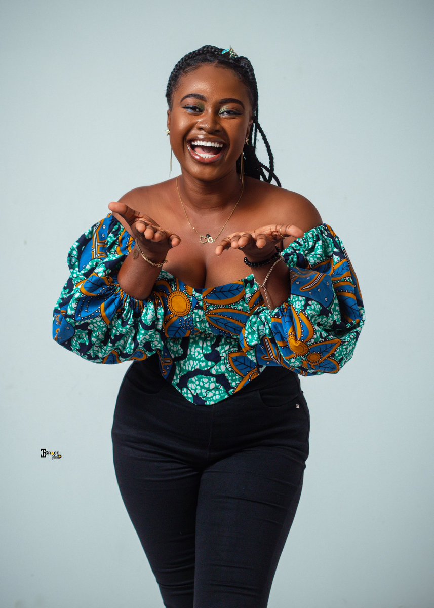 Kayjnr10's tweet photo. Happy birthday to you dearest.

May the Good Lord continue to bless and make you great always.

Enjoy your day dear #VerlarDay https://t.co/JJCA5xKY66