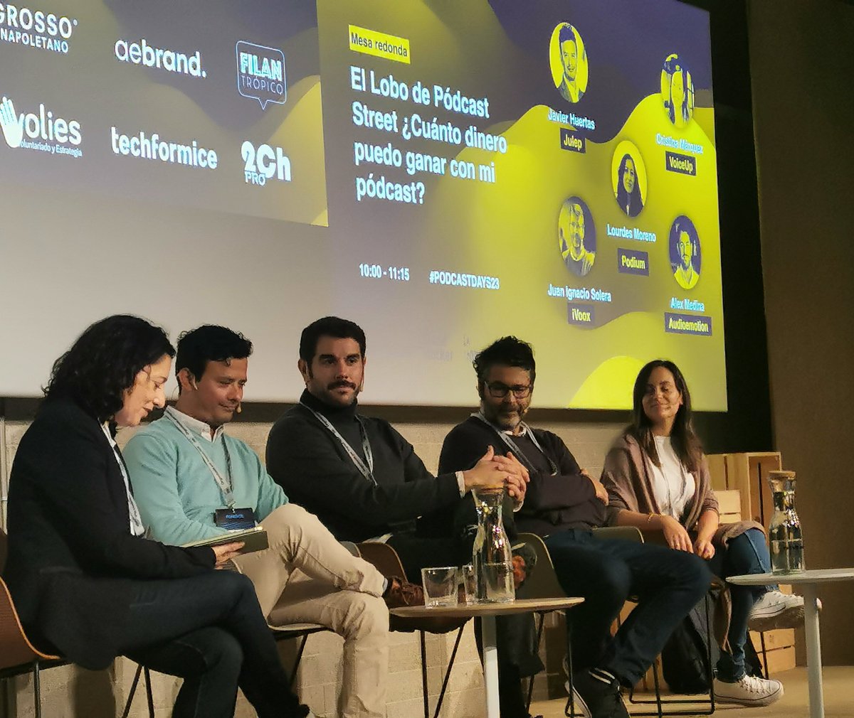 Comienza #PodcastDays23 con una mesa potente: ¿Cómo ganar dinero con mi #podcast? Con <a href="/lmcazalla/">Lou Moreno Cazalla</a> al frente de un panel con foco en monetización: Cristina Márquez <a href="/VoiceupAd/">VoiceUp</a> <a href="/jisolera/">juan ignacio solera</a> <a href="/ivoox/">iVoox</a> <a href="/AlexMedinaAudio/">Álex Medina</a> @Audioemo &amp; Javier Huertas <a href="/JulepMedia/">MintJulepMedia</a>