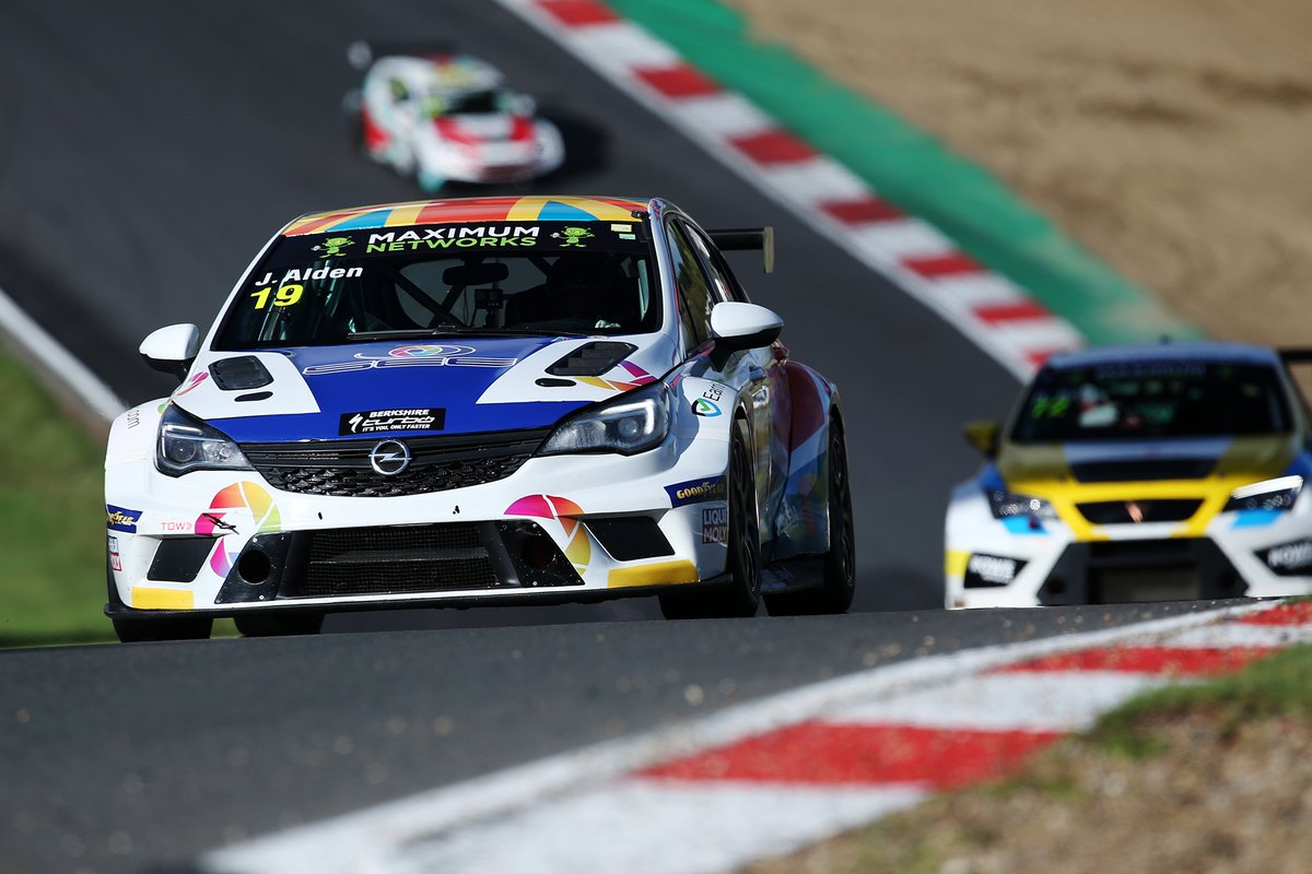 Matrix Motorsport’s Jeff Alden ended his 2023 season having achieved more than he set out to at the beginning of the year, having competed in the final three @TCRUK_series meetings. Read the full story here:
matrixmotorsport.co.uk/post/2023-miss…

#MatrixMotorsport #MatrixGroupServices