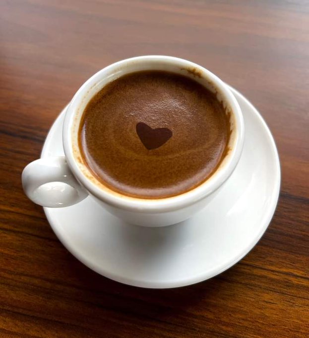 MarwaEssam97705's tweet photo. كوب قهوة ☕ والقليل من الهدوء هكذا تكون أقصى أمانينا أحياناً ☕ https://t.co/x6A6M5NFTa