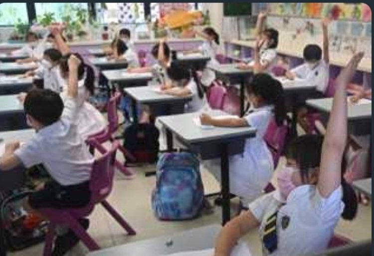 SanatanPrabhat's tweet image. #China द्वारा वहां के विद्यार्थियों में सत्तारूढ #ChineseCommunistParty के लिए निष्ठा जागृत करने हेतु कानून सम्मत !

अत: अब चीन के पाठ्यक्रम में साम्यवादियों का उदात्तीकरण करनेवाला पाठ्यक्रम होगा, यह निश्चित ! #Communism के विषय में इस प्रकार झूठा इतिहास सीखकर निर्माण हुई पीढी