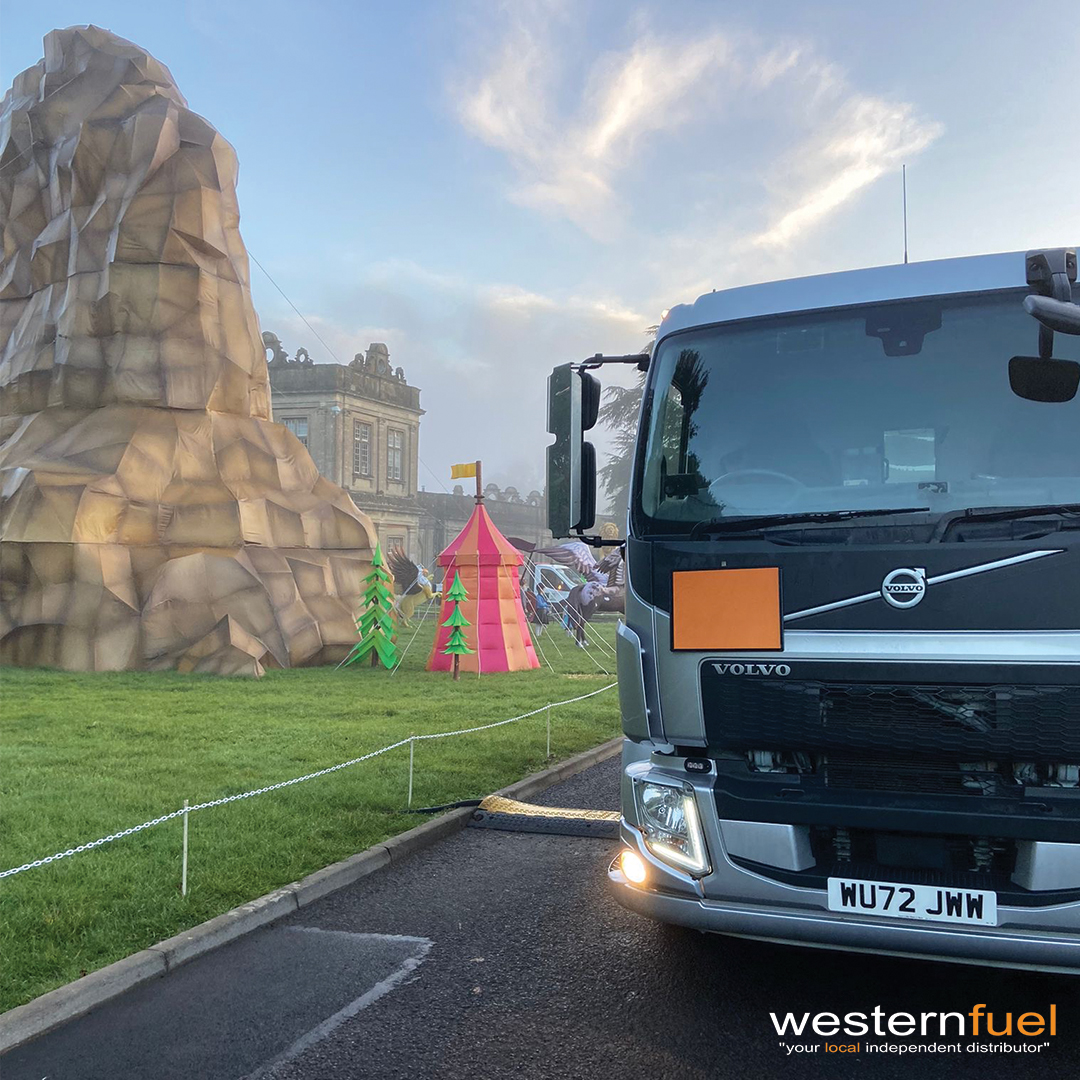 westernfuel's tweet photo. Out on the road delivering to the spectacular Festival of Light at @Longleat  🦁

Remember you can order your next order online by visiting https://t.co/YPSDyb7fdN

Photo by driver - Steve https://t.co/sGczir7VUH