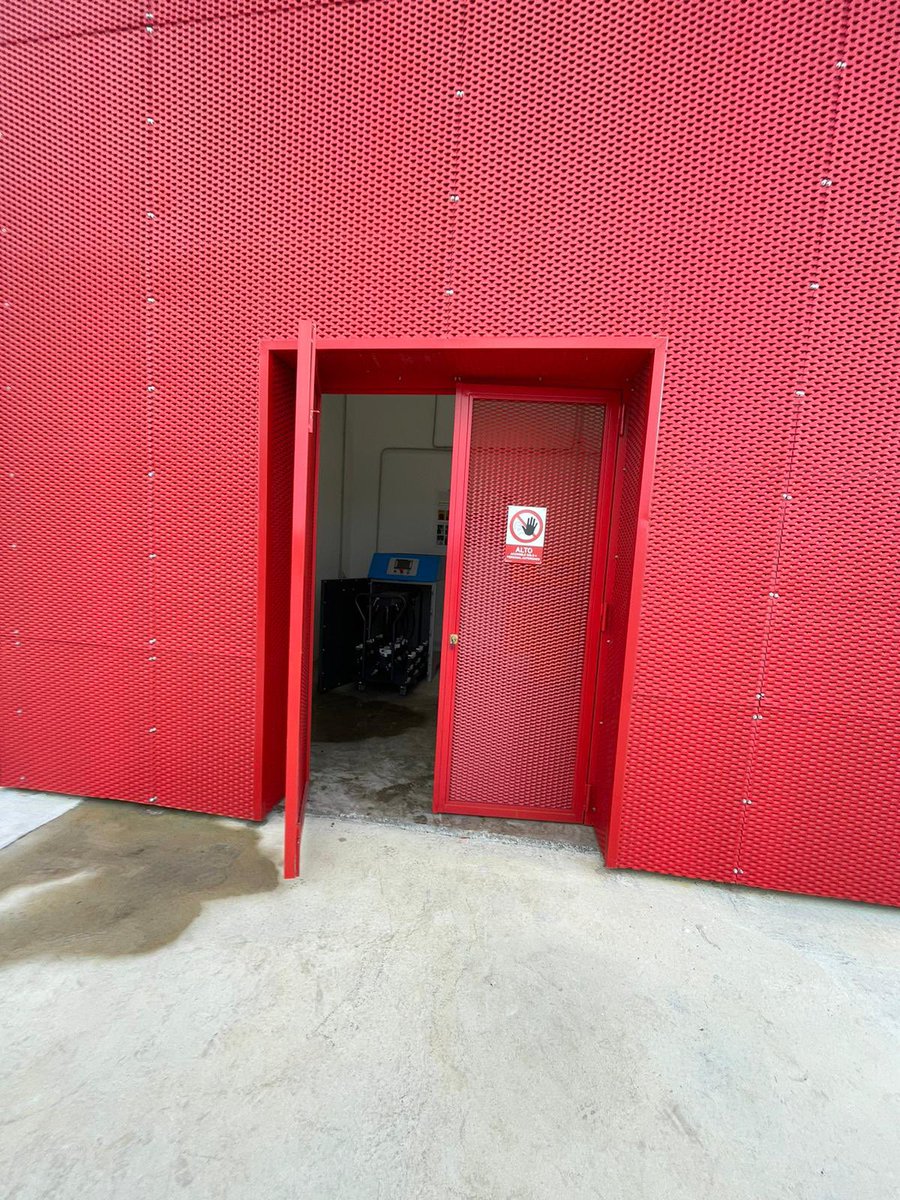 Bauer_Spain's tweet photo. Desde BAUER KOMPRESSOREN queremos agradecer a la Diputación provincial de Cáceres la confianza depositada en nosotros para el montaje de la nueva estación de carga de botellas de aire respirable en su nuevo centro de formación de Trujillo. https://t.co/IHGDRyttiy