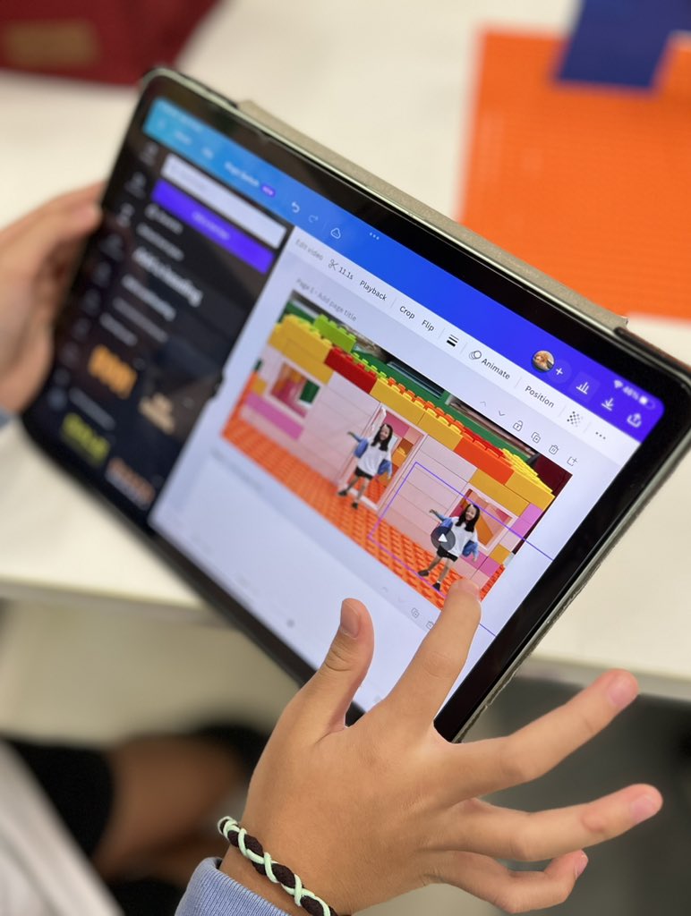 vickyyhengg's tweet photo. Thanks to @CanvaEdu that students are now able to easily remove video backgrounds 📽️ #DigitalLeaders #DigitalStoryTelling @LEGO_Education https://t.co/uPVtNZpFUn