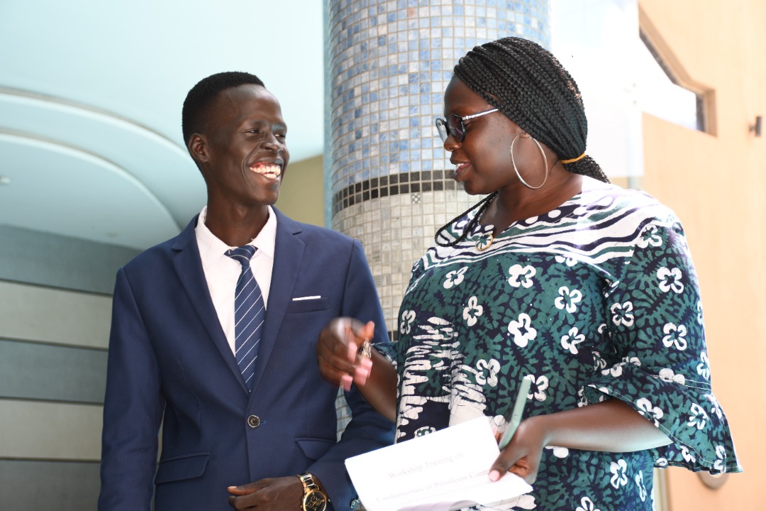 DanielGarang9's tweet photo. Ladies make good Leaders.
Ladies make good bosses.
Ladies leads with mother's heart.
They deserve better positions without #Exploitation ✍️
#EndSEAH
#Courtney of my boss @TobsIbasi https://t.co/rOVfHmxZQK