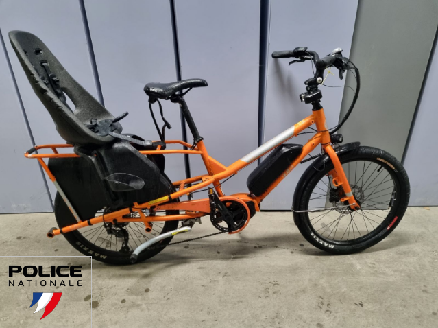 [#AvisàVictime] Suite à l'interpellation de 2⃣ individus avec un #VéloVolé, rue Bel Air à #Nantes. 
Nos enquêteurs recherchent le propriétaire du #vélo cargo de marque YUBA.
Vous reconnaissez le #cycle? 
☎️02.53.46.71.02