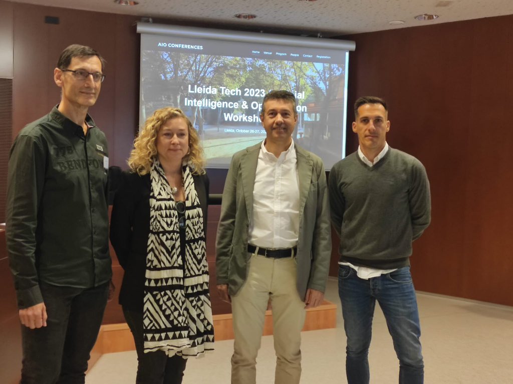 XavierEstradaF1's tweet photo. Presentació #LleidaTech @UdL_info amb la participació de l’Eva Martín Fuentes @evamartinf https://t.co/SWJ35jhBI2