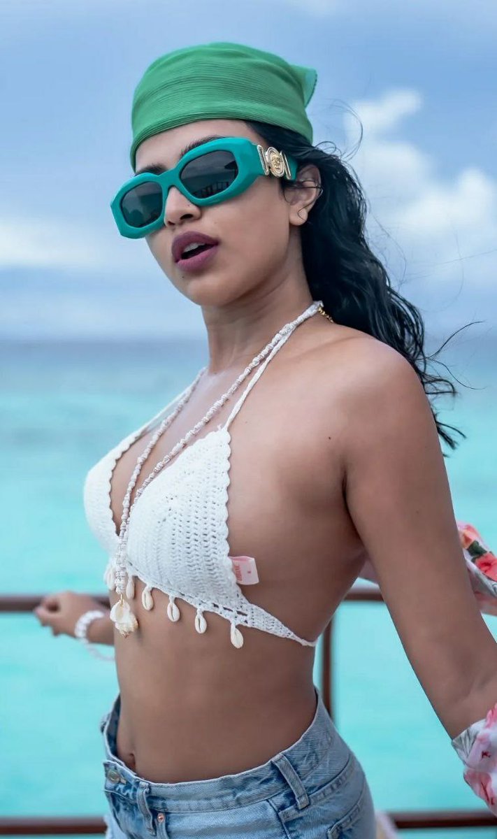 18plus57164418's tweet photo. #AmalaPaul #Actresshot #Hyderabad https://t.co/D1DMD6QZ7L