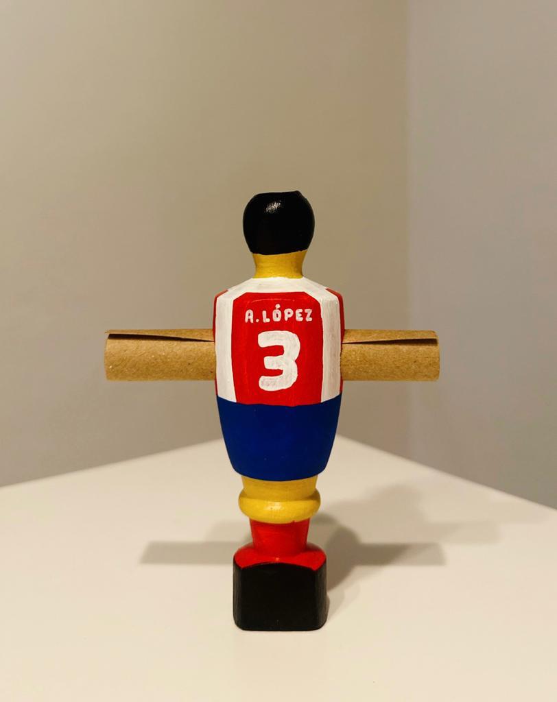 😍 Ya nos ha llegado este maravilloso muñeco de la empresa @thepichichicompany recreando la figura de Antonio López con el @Atleti tamaño futbolín. 🔝¡Muchas gracias por el detalle! !Nos encanta! ⚽