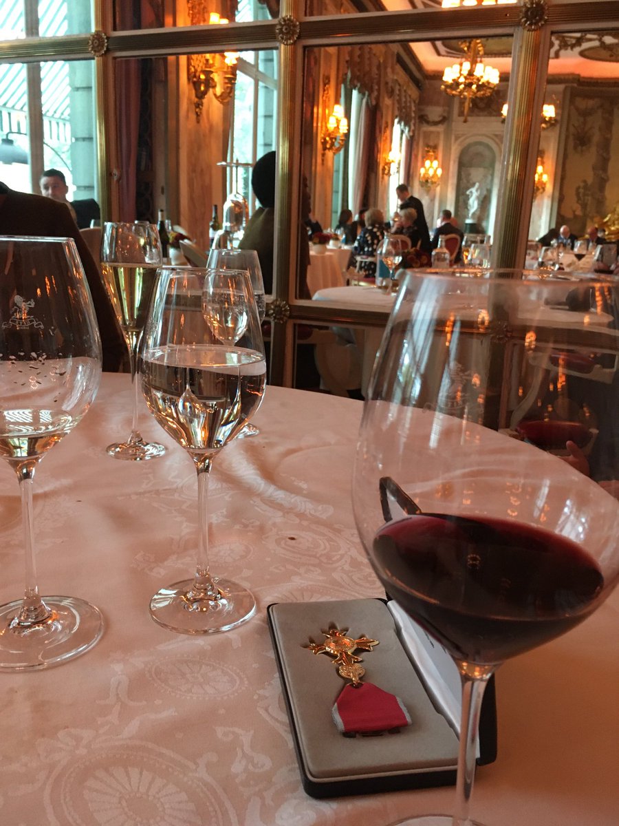 Oz Clarke tweet media