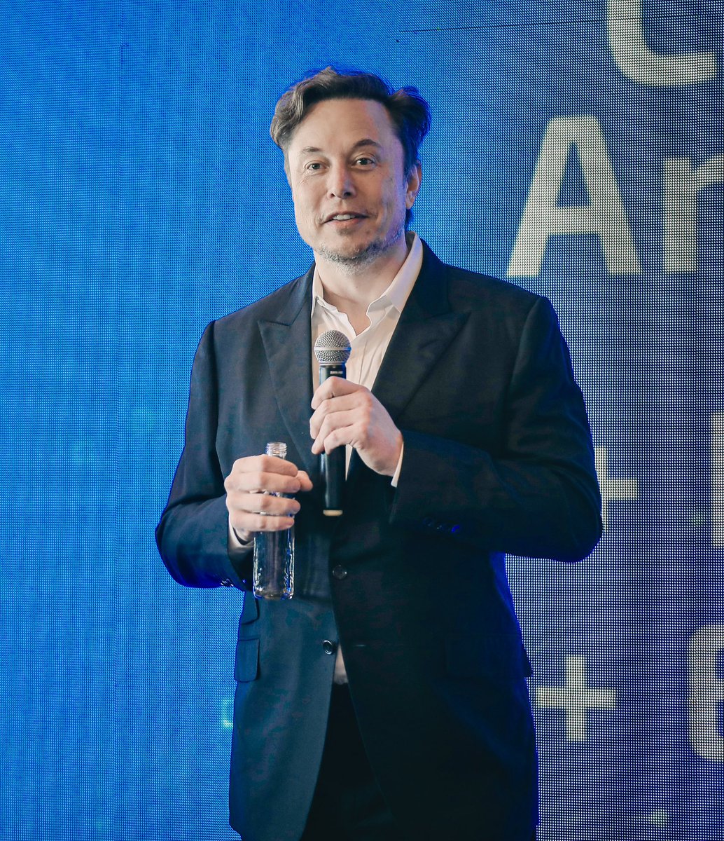 Elon Musk has surpassed 161 million followers. He is most interacted social media account in the world.

The man of the people 🫶
