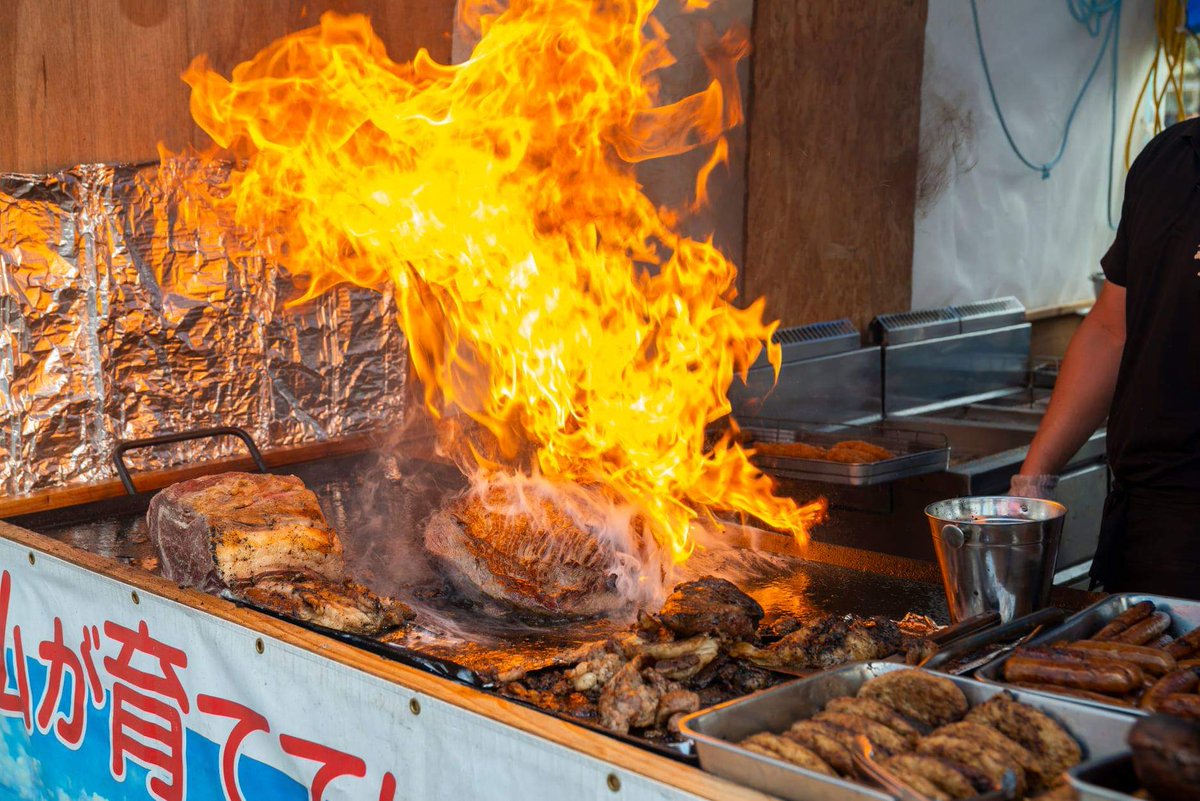 Yakiniku_Kinjo's tweet photo. 🥩🔥10/27-29 おでかけ石垣牛🔥🥓
@沖縄の産業まつり

いよいよ明日10月27日（金）から29日（日）までの三日間

那覇市の奥武山公園で『#沖縄の産業まつり』が開催されますよ〜

沖縄のお肉好きのみなさんっ❗❗

とびっきりの石垣牛を焼いてお待ちしていますね〜✨🥩🥢🤤

コロッケもあるよ🎶 https://t.co/Cc5KSsAqiI