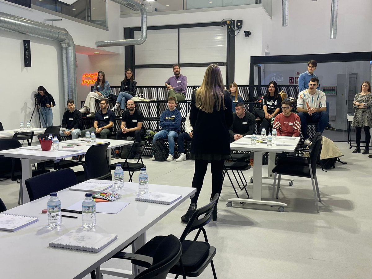 piliperezsierra's tweet photo. 🚀Arranca el EcoHackathon Innovando para un futuro sostenible
⚡️Nuestra directora @EstherBorao da la bienvenida y nos cuenta sus experiencias inspiradoras⚡️
🦓#SergioMartínez #UlisesGómez a los 🕹️
Participantes con las 🔋 cargadas...y a currar🧠
#ECOHACKATHON #DIC_ITAINNOVA https://t.co/AQXhjOdddS