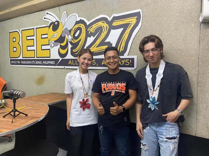JMBalladears's tweet photo. 📸Bee 92.7 FM Bohol https://t.co/HF62FlNXL3