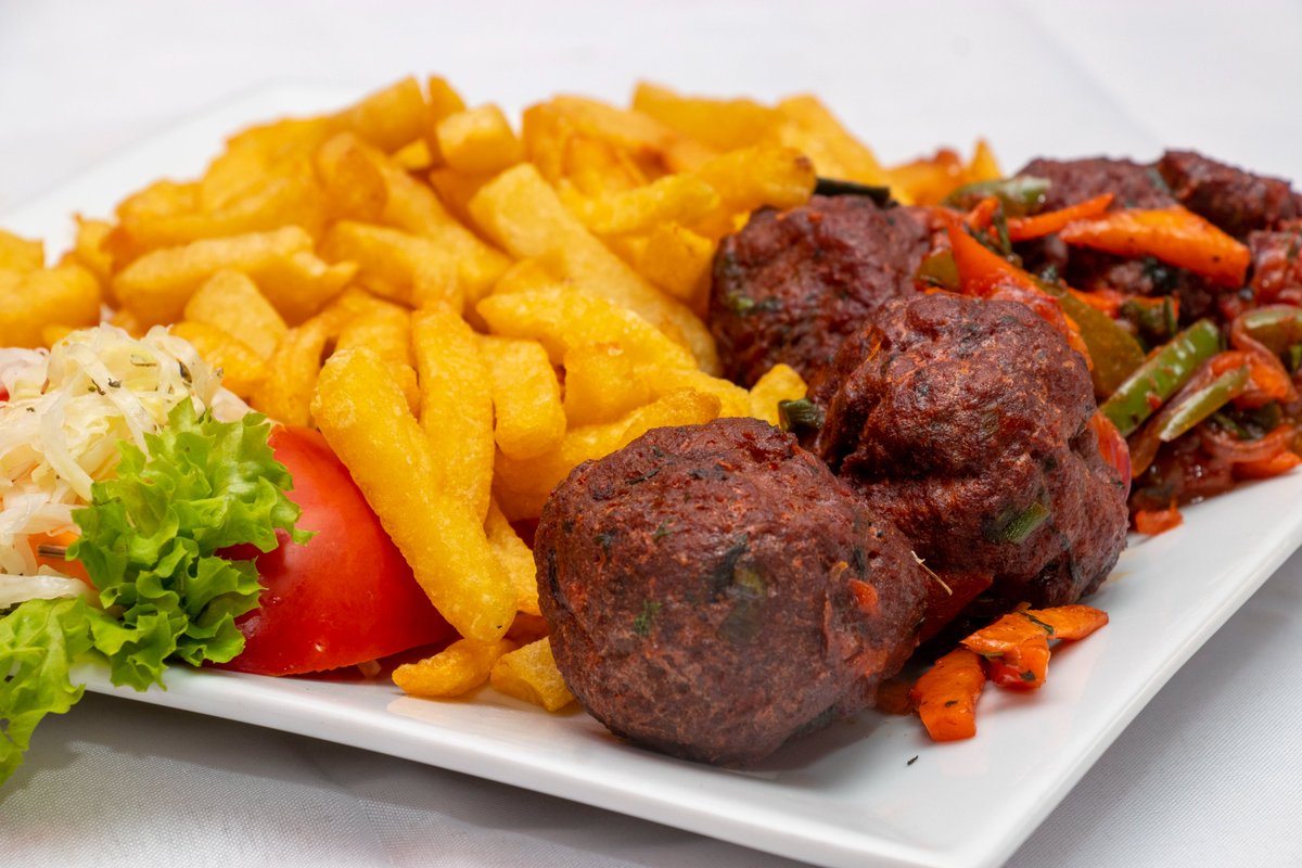 Bouncing back after a long night? Don't let a hangover get you down. Elevate your spirits with a hearty meal from #NdereyazRestaurant, sure to chase that hangover away.
Visit us or order delivery in Kiwenda, Najjera, and the surrounding areas. Call 0707912912 to place your order.