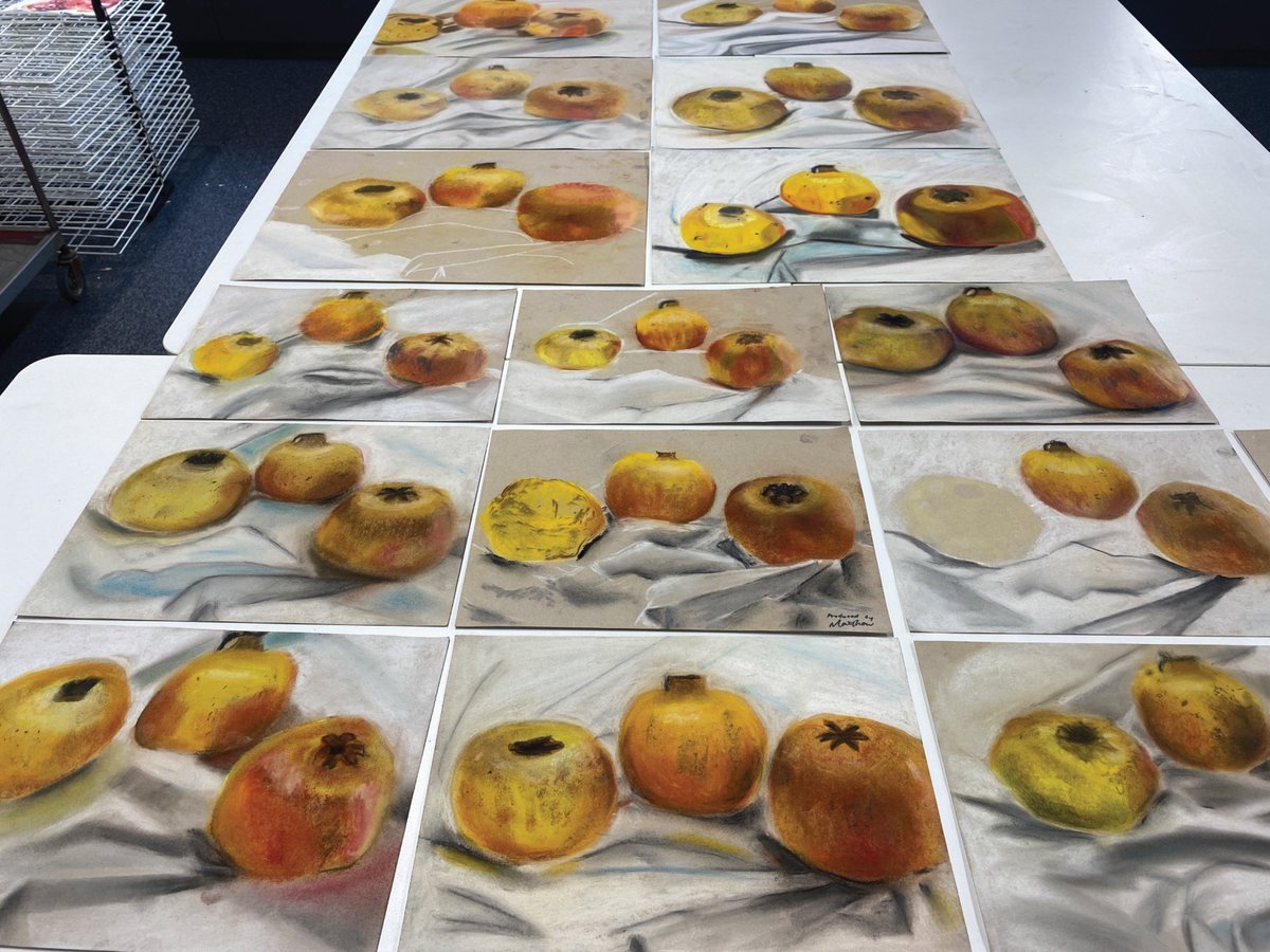 NAISHongKong's tweet image. Autumn has arrived with a sea of pomegranate soft pastel studies from #NAISHongKong Year 10 students! 🍂🍁
#NordAngliaEducation #NAEBeAmbitious #CreateYourFuture #Autumn #Art
