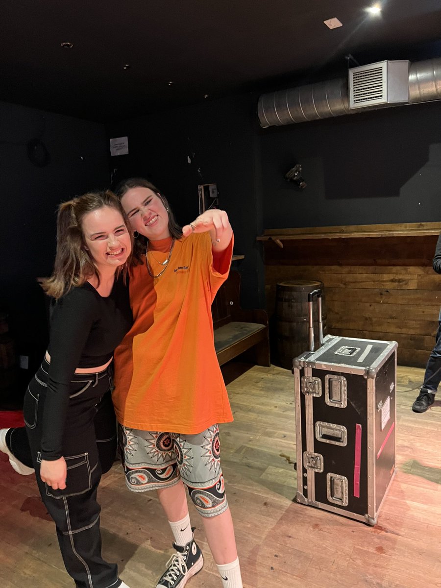 Fourth Daughter (@iam4thdaughter) on Twitter photo Supporting <a href="/VenbeeMusic/">venbee.music</a> at <a href="/themashhouse/">The Mash House</a> last night was sick ⚡️⚡️⚡️ Supporting <a href="/VenbeeMusic/">venbee.music</a> at <a href="/themashhouse/">The Mash House</a> last night was sick ⚡️⚡️⚡️