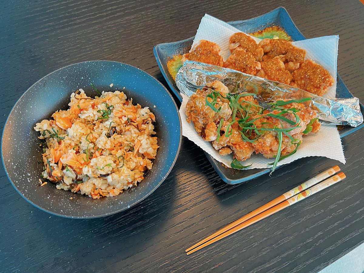 peaph_'s tweet photo. 唐揚げハマりすぎて最近色んな味作ってる

＊ゴマだれ唐揚げ
＊大葉唐揚げ
＊鮭ハラスの混ぜご飯 https://t.co/5rTtgcAkWB