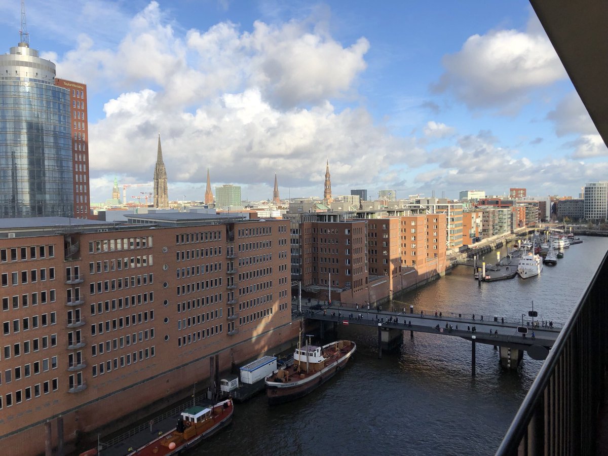 sTravelSpots's tweet photo. Elbphilharmonie with a view - enjoying classical concerts with a great view of the harbour and the ‚Speicherstadt‘ afterwards 

#elbphilharmonie #elphi #hamburg #speicherstadt #portofhamburg #sightseeing #concert #hamburgtipps https://t.co/JJ9QkDbl1u