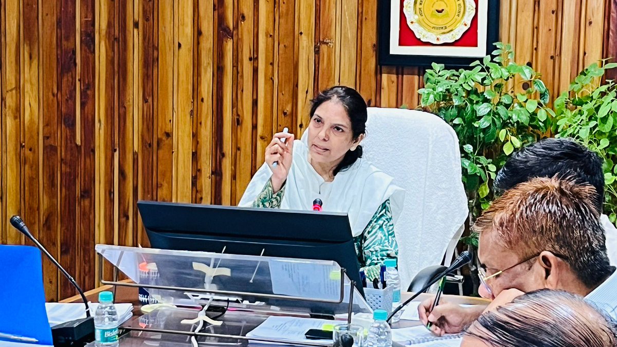 प्रमुख सचिव, चीनी उद्योग एवं गन्ना विकास विभाग, उ.प्र. की अध्यक्षता में आज दिनांक 26.10.2023 को गन्ना किसान संस्थान, डालीबाग लखनऊ में विभागीय साप्ताहिक समीक्षा बैठक की गयी
#upcane #ReviewMeeting
 #weeklyaudit
 #gannavibhag
<a href="/UPCane/">Cane Development UP</a>
<a href="/UPGovt/">Government of UP</a>
<a href="/CMOfficeUP/">CM Office, GoUP</a>
<a href="/InfoDeptUP/">Information and Public Relations Department, UP</a>