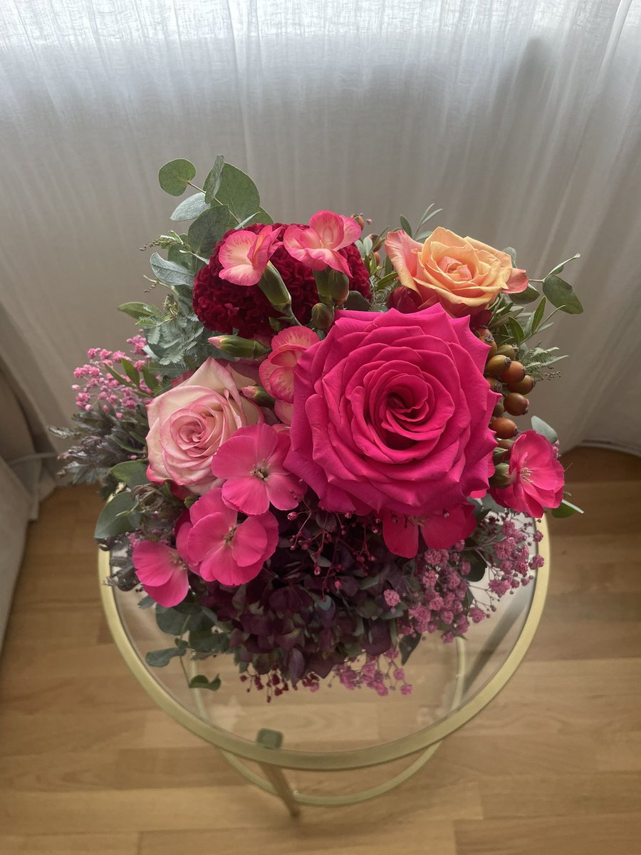 Sharedthoughts2's tweet image. #alltheflowersigotfromyou #wuerdigung #werehavingababy