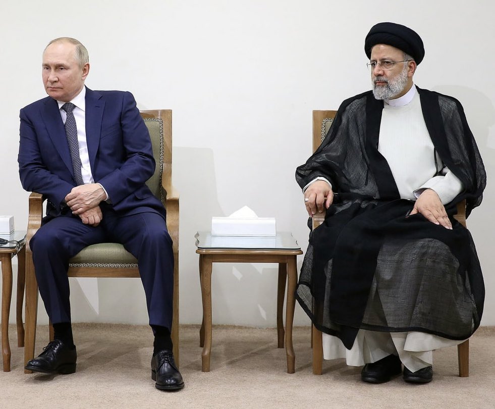 neeraj_rajput's tweet image. रूस-चीन के दम पर इजरायल के खिलाफ युद्ध में कूदने के लिए तैयार ईरान, अमेरिका ने कहा नहीं करेंगे हमला. पढ़िए #FinalAssault की ये खास रिपोर्ट: thefinalassault.comईरान-ने-दी-युद्ध-में-कूदने/