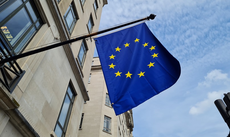 Vert er að leggja við hlustir þegar ekki einungis fulltrúar atvinnulífsins kvarta undan sífellt meira íþyngjandi regluverki frá Evrópusambandinu í gegnum EES-samninginn heldur einnig fulltrúar stjórnsýslunnar. fullveldi.is/?p=33255