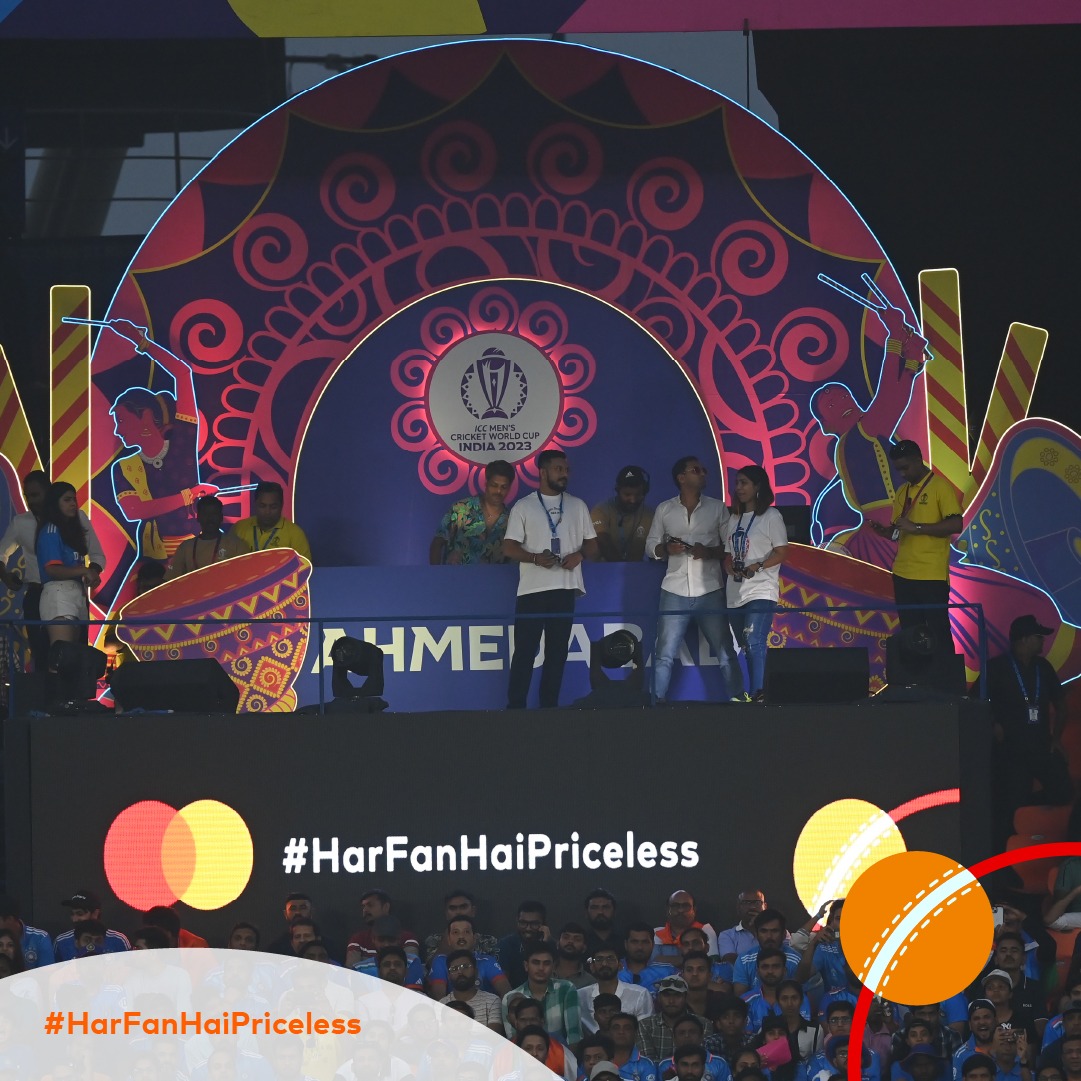 mastercardindia's tweet photo. Use your Mastercard 💳 and Tap &amp; Go. Stand a chance to win priceless experiences.

#HarFanHaiPriceless #ICC #ICCMensCWC2023 #MastercardExperienceBox #CricketFans #TeamIndia #MastercardBeyondTheBoundary #FlagBearer #MatchDay #MastercardSofa https://t.co/6aWA8NFHu1