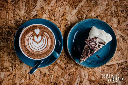 There's nothing like a warm coffee and slice of delicious cake to perk you up. On a rainy Thursday like today, we're craving a bit of both from the Curious Coffee! ☕️ 

📸: The Curious Coffee <a href="/CuriousCoffeeEd/">Curious Coffee Man</a> 
#CoffeeTime #CafeHopping #RainyDayCoffee #CosyDays #StayWarm
