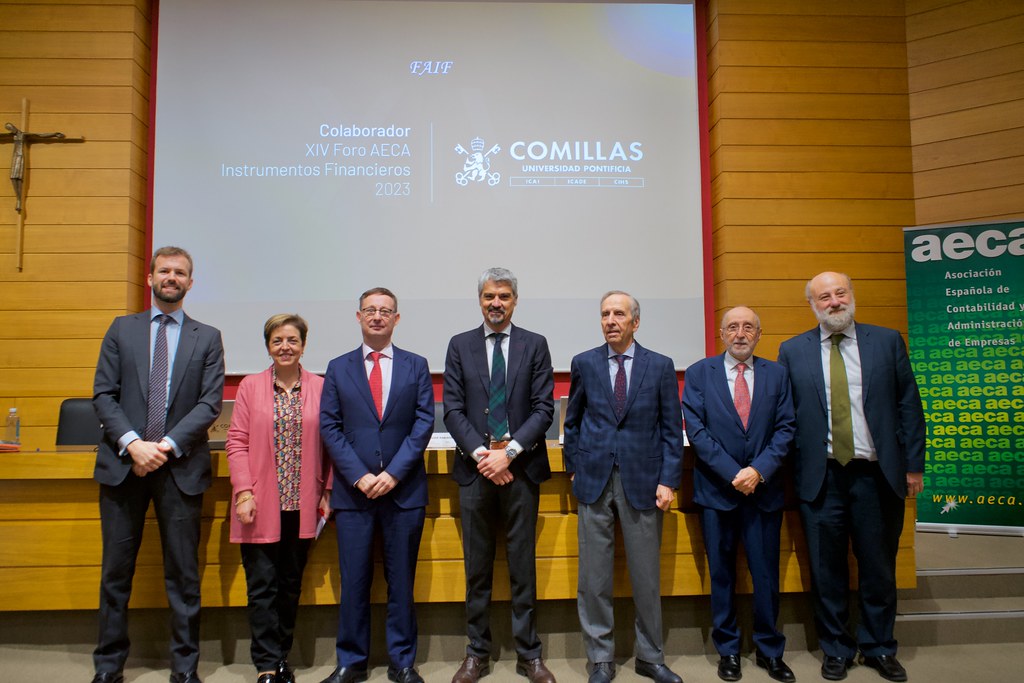 🔴¿Cómo fue la 𝗫𝗜𝗩 𝗝𝗼𝗿𝗻𝗮𝗱𝗮 𝗱𝗲𝗹 𝗙𝗼𝗿𝗼 𝗔𝗘𝗖𝗔 𝗜𝗻𝘀𝘁𝗿𝘂𝗺𝗲𝗻𝘁𝗼𝘀 𝗙𝗶𝗻𝗮𝗻𝗰𝗶𝗲𝗿𝗼𝘀?
📌 Celebramos en la  <a href="/UCOMILLAS/">Universidad Pontificia Comillas</a> la #XIVJornadaFAIF con el patrocinio de <a href="/EY_Spain/">EY Spain</a>  
🔗 🗞#CRÓNICA: aeca.es/faif2023-capit… 
📽 tiktok.com/@aeca.asociaci…
#FAIF
<a href="/ICADE_CCEE/">ICADE Facultad CCEE</a>