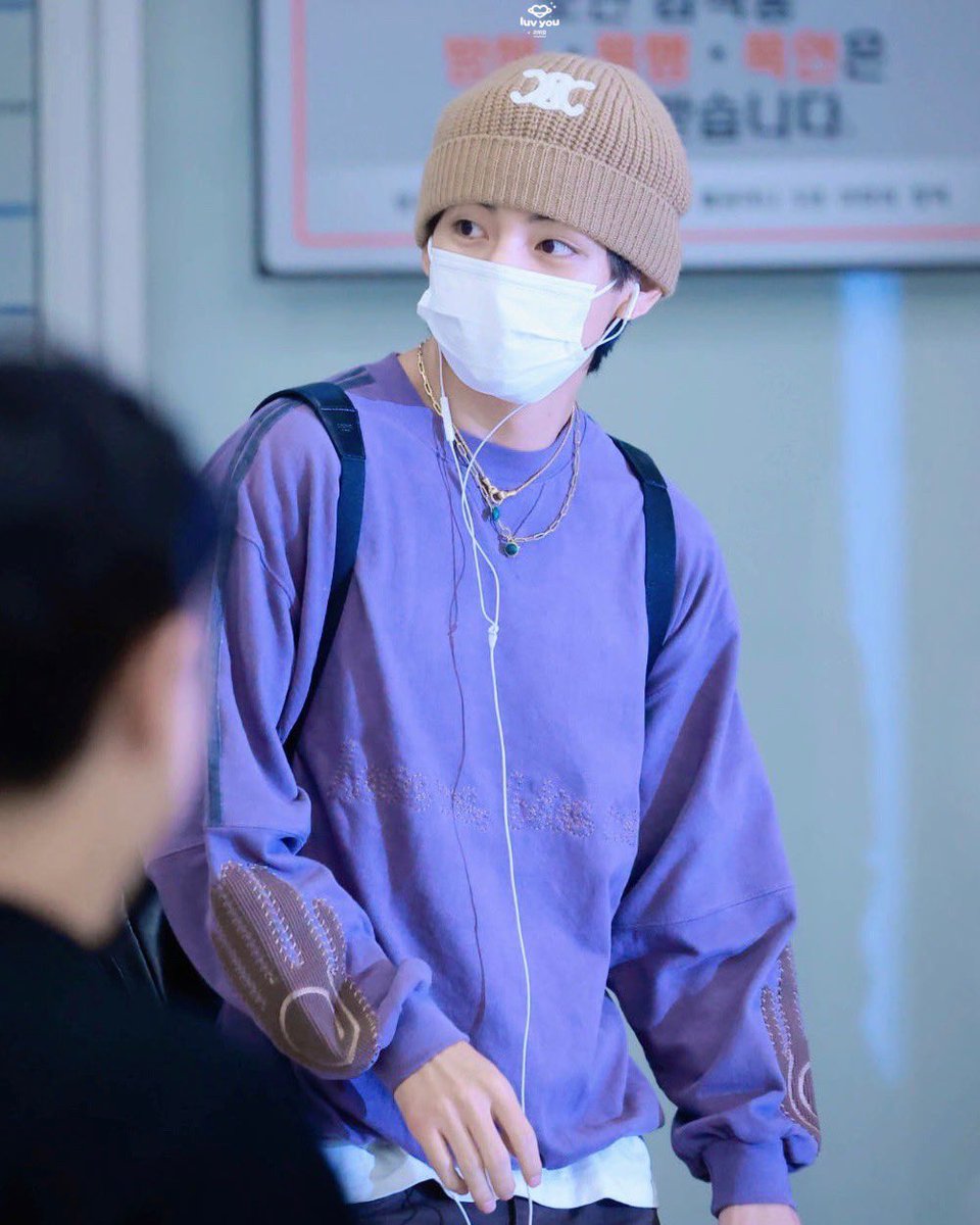 luv_you1230's tweet photo. •HD• 231026 인천 입국
#KIMTAEHYUNG #김태형 #방탄소년단뷔 #태형 #BTSV #V #テテ@BTS_twt https://t.co/ntSFfUosMO