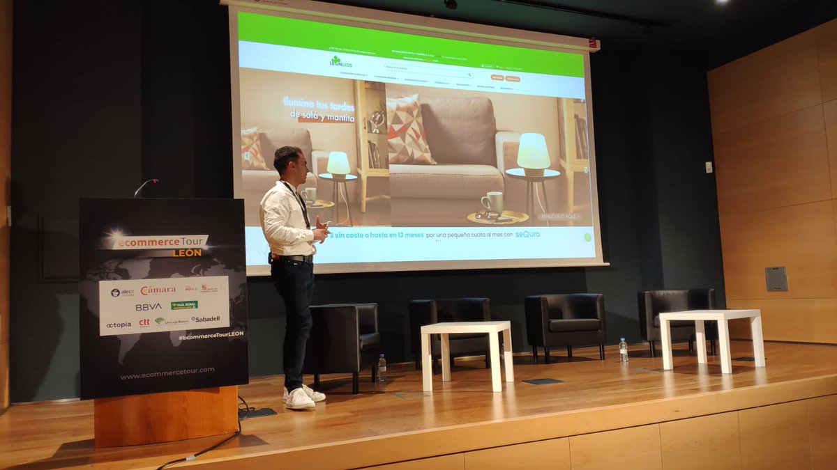 Ecommerce_es's tweet image. 📢 ¡Seguimos con los #StartupMOMENT! Con Jose Manuel Martínez, Fundador y CEO de @LeonLeds. Hace ya más de 9 años que cuentan con una tienda física en Santa María del Páramo como especialistas en Iluminación Led, a la vez que empezaron con su Ecommerce.

#EcommerceTourLeón