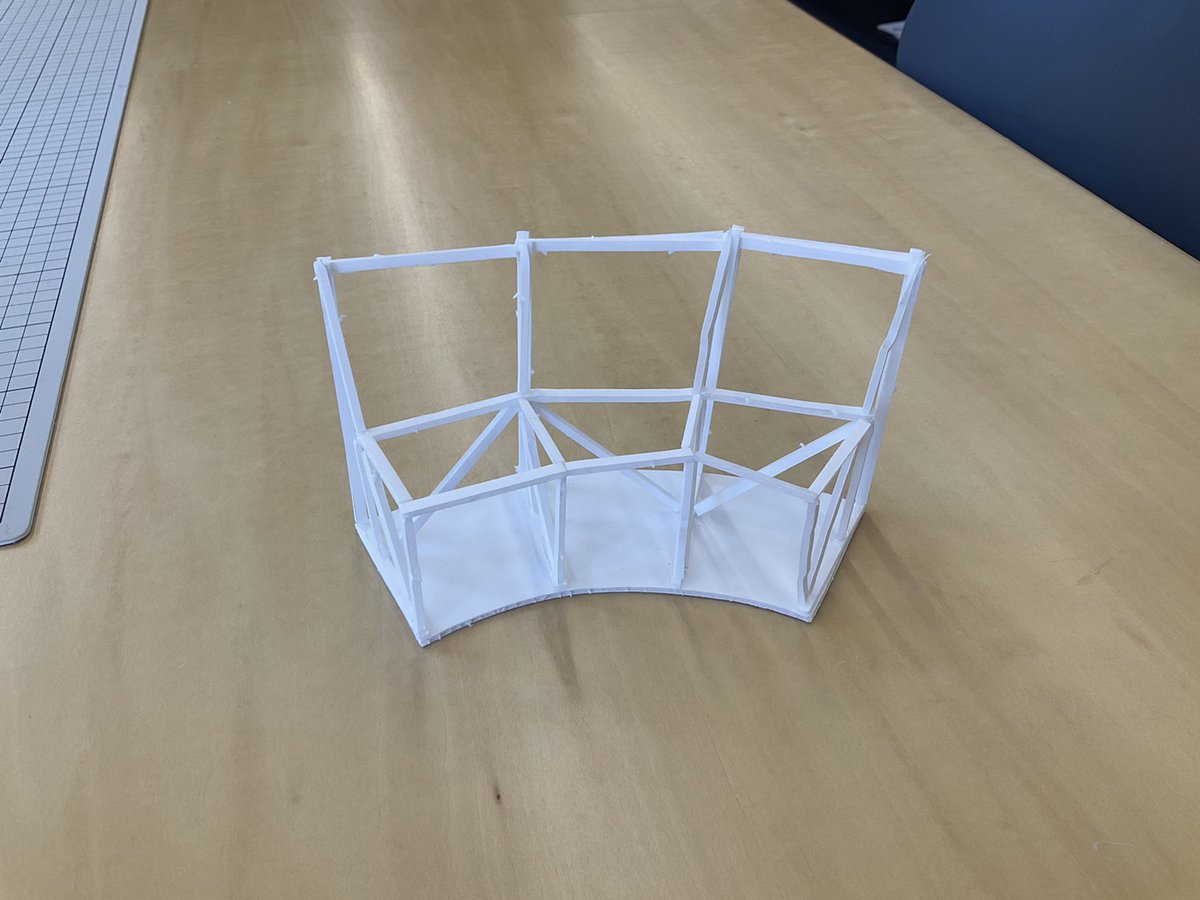 TAP_Kentiku's tweet photo. 【大学祭受付ブース作成】
椅子部分の構造模型です！
実際モックアップを作ってみると、思っていたよりも頑丈だったので、ブレースはなくしました！
#TAP　#受付ブース　#大学祭　#京都橘大学　#ktu　#建築 https://t.co/q6RVtnQekW