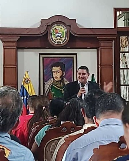 incret_merida's tweet photo. Siguiendo preceptos de nuestro presidente obrero Nicolás Maduro Moros  se lleva a cabo la reunión para puntualizar la importancia   de la  reclamación venezolana por el denominado Territorio Esequibo, así como del venidero referéndum consultivo  el 3 de diciembre de este año. https://t.co/se7UyXkbhG