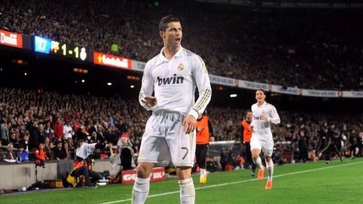 SrNaninho's tweet photo. 🚨 JUDE BELLINGHAM: “El mejor recuerdo que tengo de un Clásico es el de Cristiano pidiendo calma”. https://t.co/ulyWo8Pan5