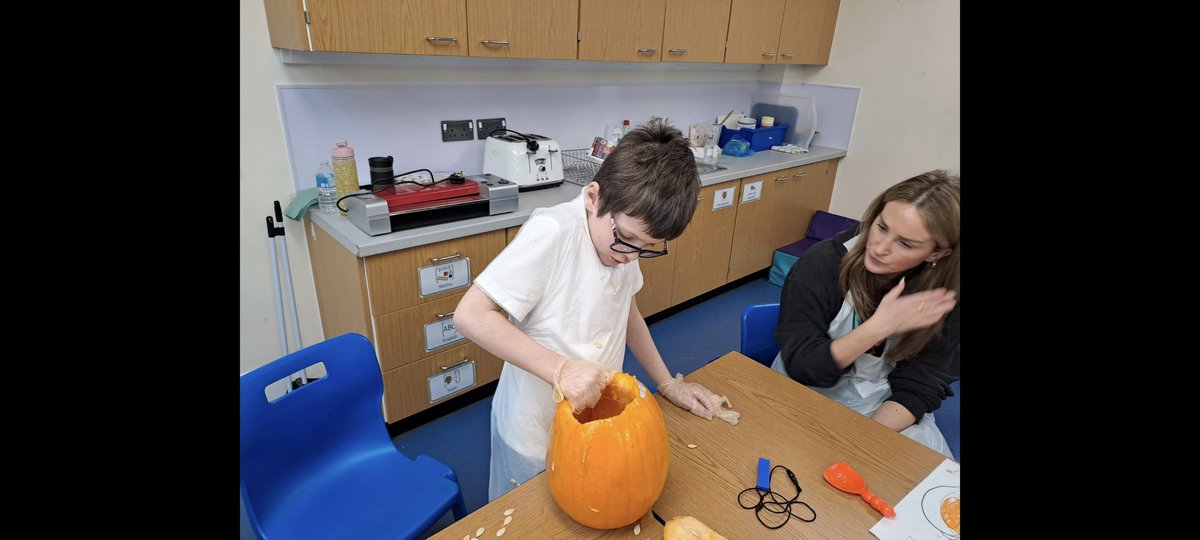 Phoenix_BSA's tweet photo. This week in our Food Therapy session, the children have been designing and carving pumpkins. Several children were able to tolerate the touch of the pumpkin and we all used the insides to make a Winter Vegetable soup. Well done everyone! 
@BrackensdaleS #shinebright https://t.co/xc33vpCcpA