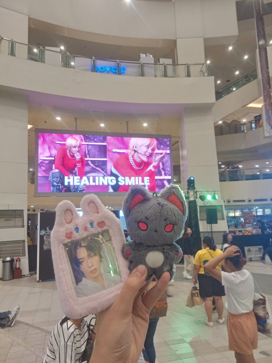 doyukissed's tweet photo. i finally saw the bday led ad of our healing smile yuta! ๐ฅน indeed Thursday is yuta's day ๐ฉท @yuta1026day #ColorsofYu
#HAPPYYUTADAY
#OsakaRockstarYUTA
#ไธ็ใฎๅฎไธญๆฌๆ ๅคชใใใ้ใฎ่ชใ
#์_๋ค๊ฐ์ด์ธ์ณ๋ณด์_์ ํ์์ผ
#YUTAatHome https://t.co/m6RSRDmxTk